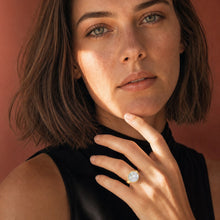 Nacre Shell Lip Balm Ring - Goud