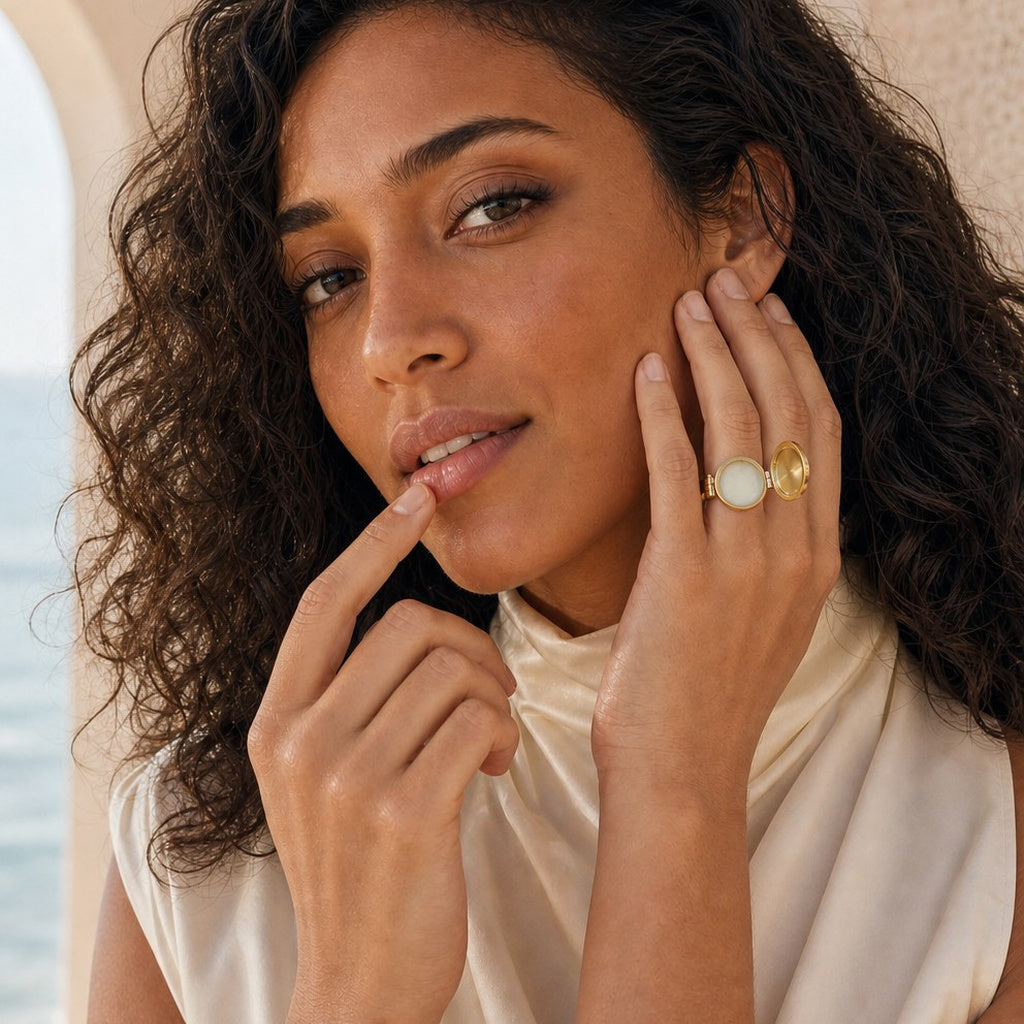 Nacre Shell Lip Balm Ring - Goud