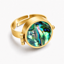 Aqua Abalone Lip Balm Ring - Goud