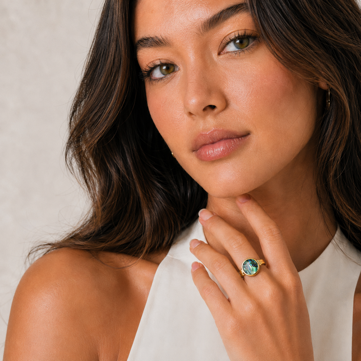 Aqua Abalone Lip Balm Ring - Goud