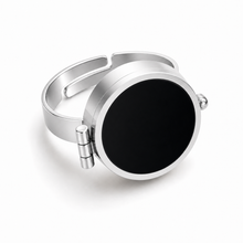 Ivory Enamel Lip Balm Ring - Zilver