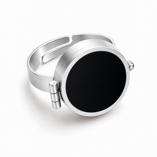 Ivory Enamel Lip Balm Ring - Zilver